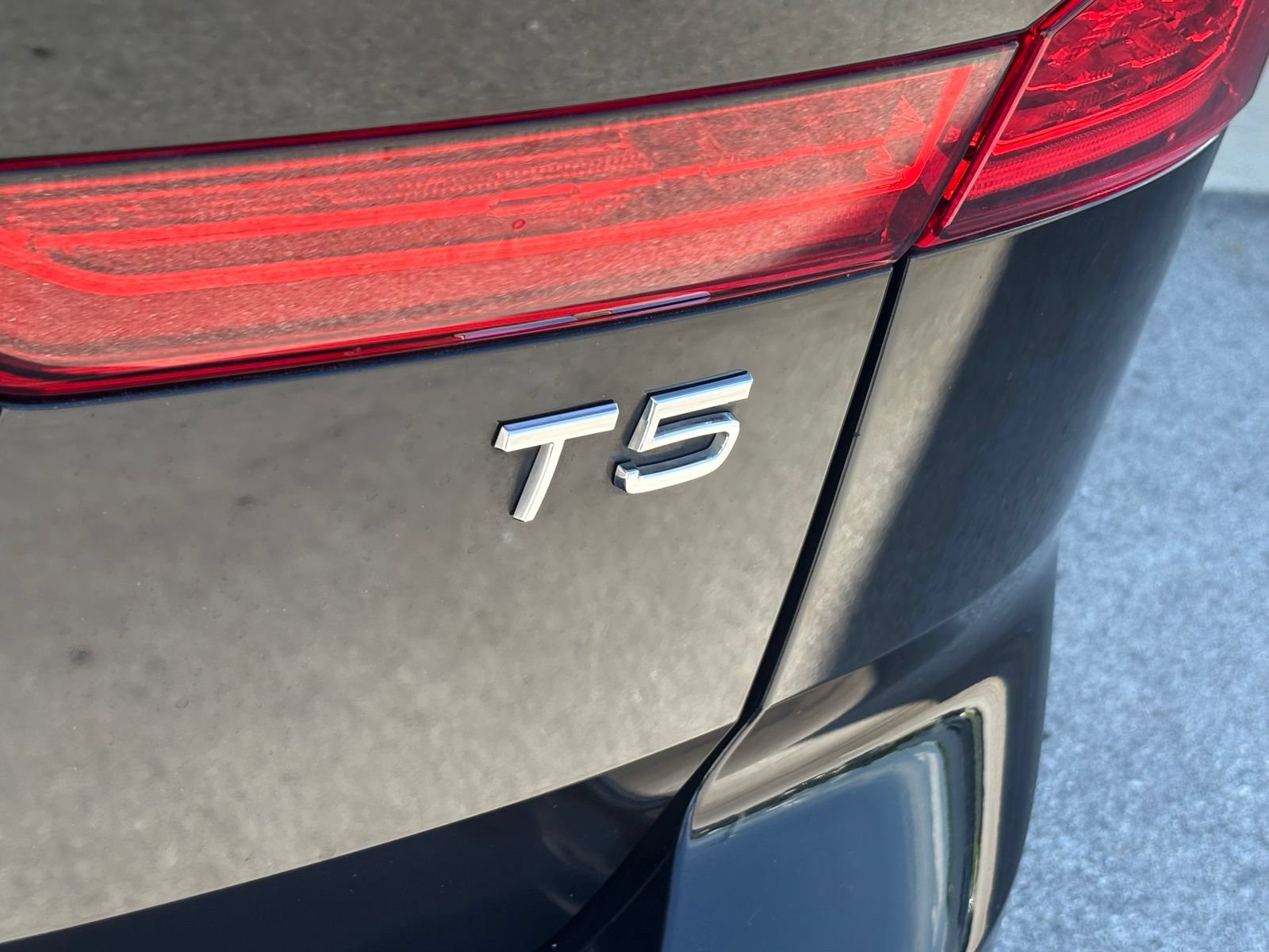 Used 2021 Volvo XC60 T5 Momentum FWD image 26