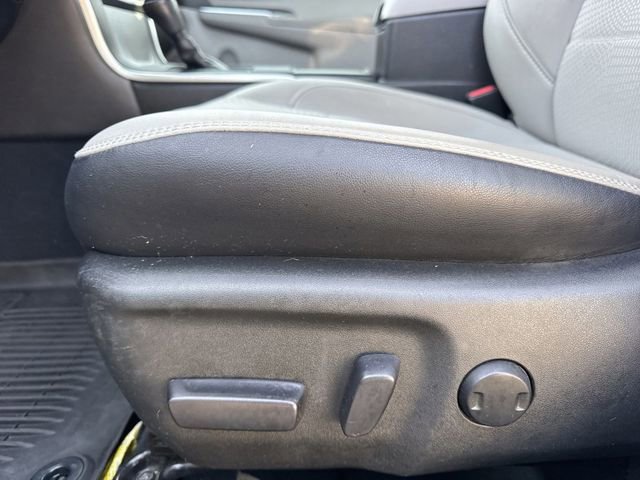 Used 2017 Toyota Camry SE image 12