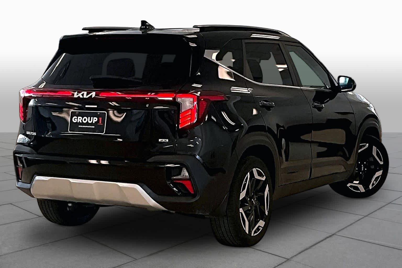 Used 2024 Kia Seltos SX w/ SX Sunroof Package AWD/4WD image 12