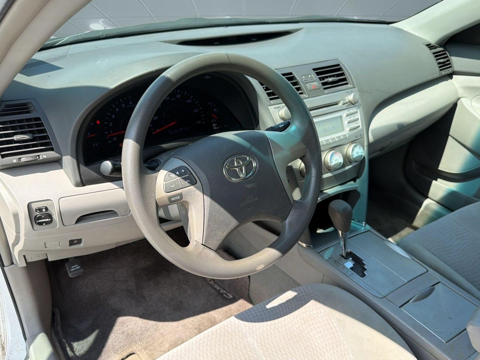 Used 2011 Toyota Camry LE FWD image 4