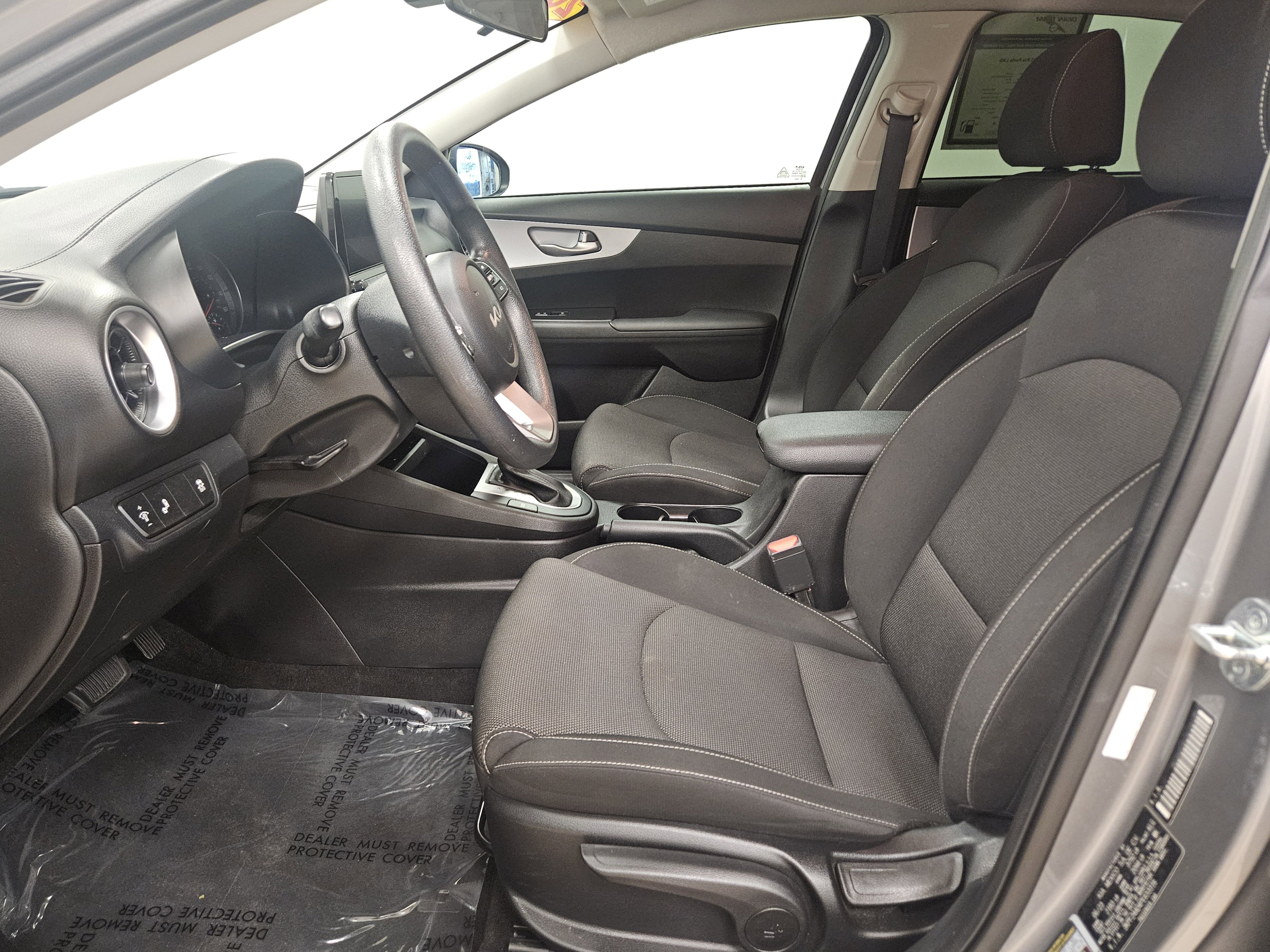 Used 2023 Kia Forte LXS w/ LXS Technology Package image 8