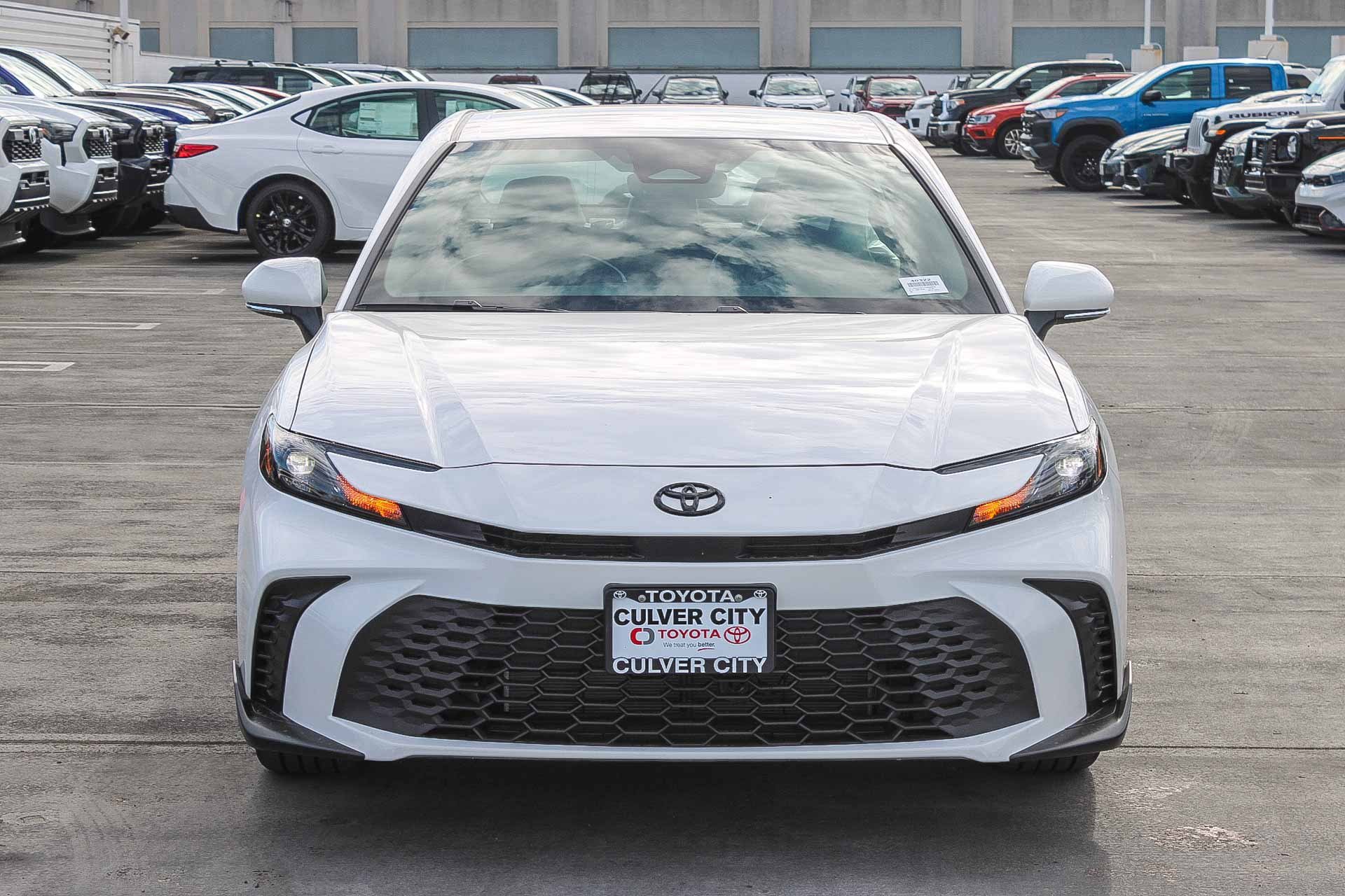New 2026 Toyota Camry SE image 2