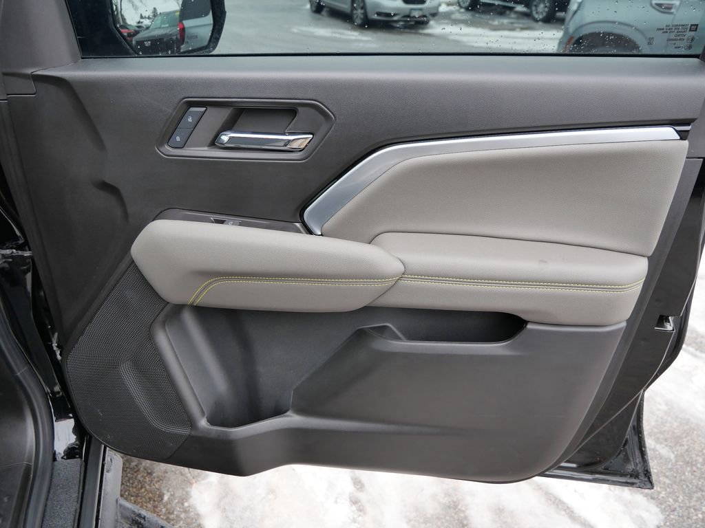 Used 2024 Chevrolet Colorado ZR2 image 13