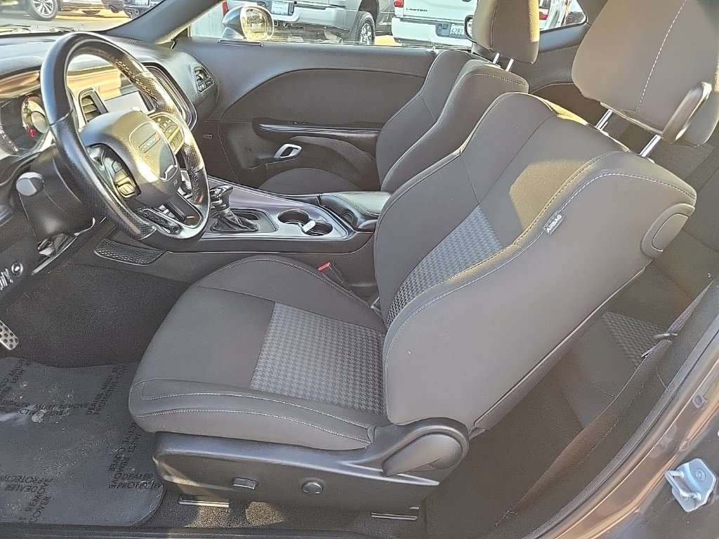 Used 2023 Dodge Challenger R/T w/ Blacktop Package image 20