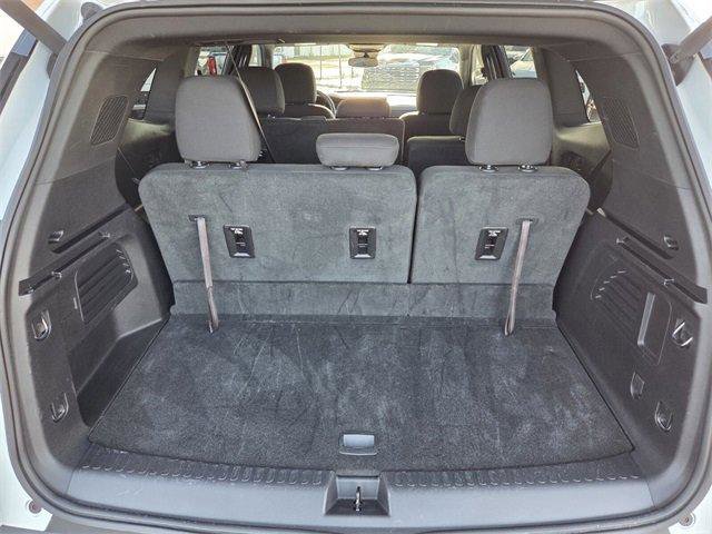 Used 2025 GMC Acadia Elevation image 14