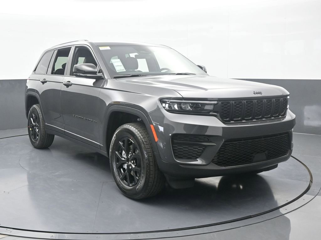 New 2025 Jeep Grand Cherokee Altitude image 9