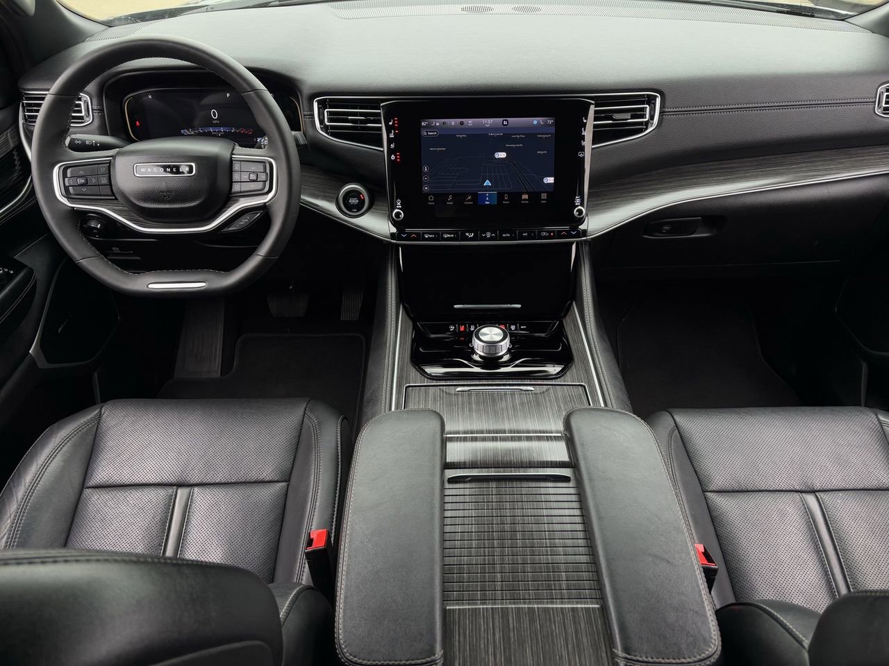 Used 2024 Jeep Wagoneer L Series II image 12