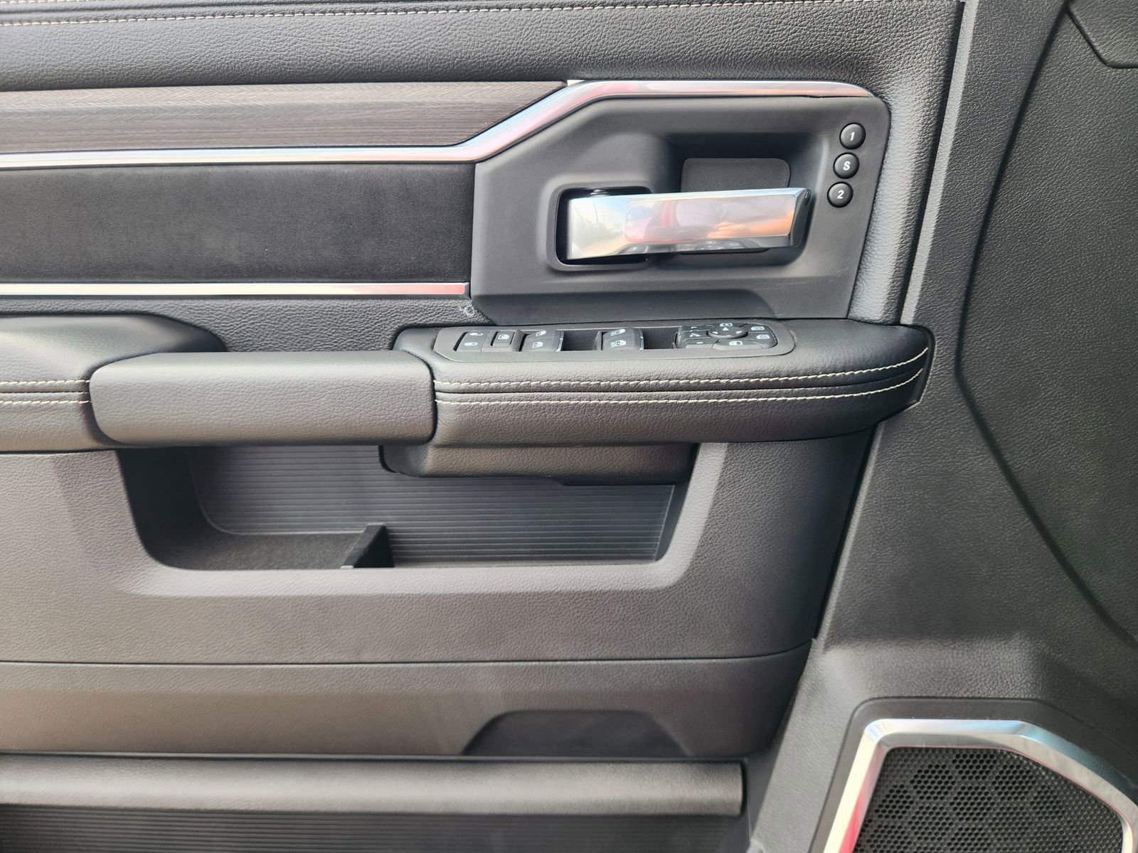 New 2026 RAM 2500 Laramie w/ Night Edition image 20