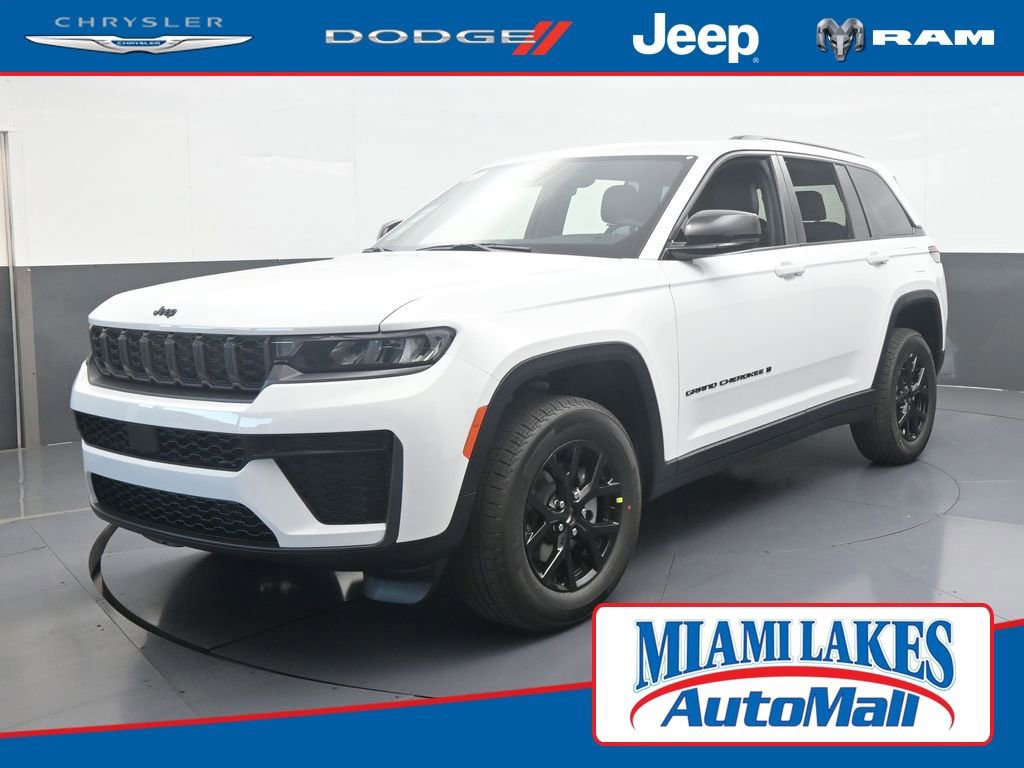 New 2026 Jeep Grand Cherokee Altitude RWD image 1