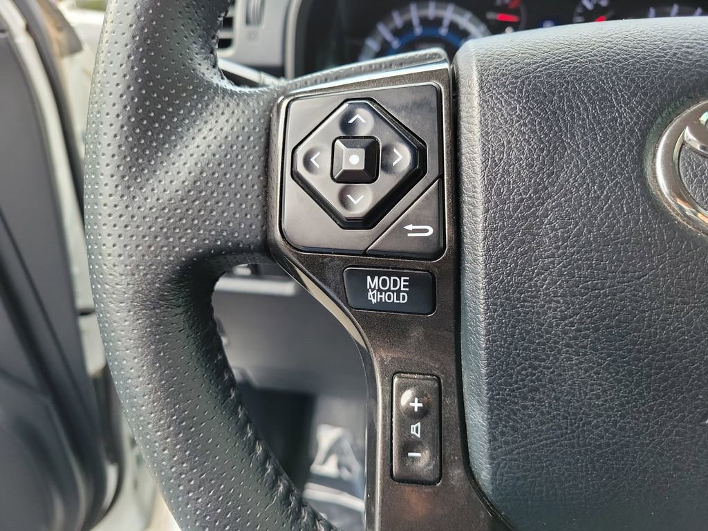 Used 2019 Toyota 4Runner TRD Off-Road Premium AWD/4WD image 26