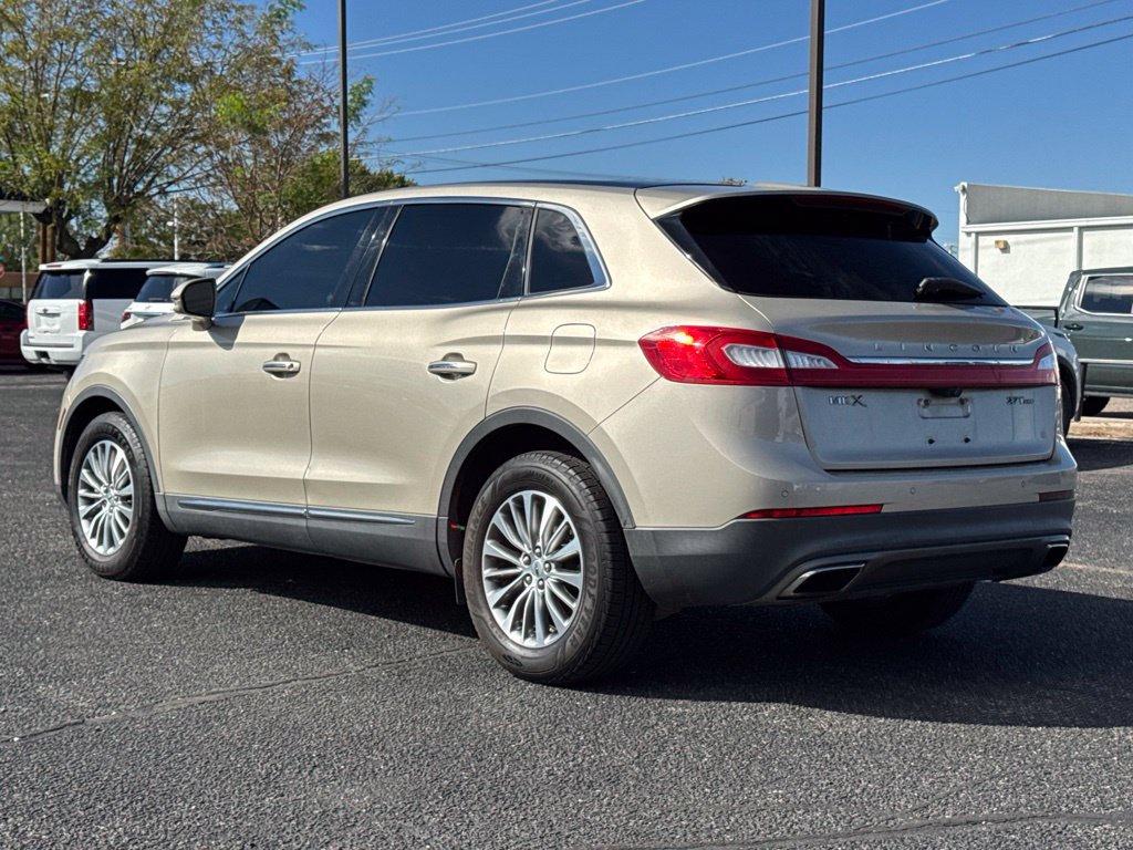 Used 2017 Lincoln MKX Select w/ Select Plus Package AWD/4WD image 6