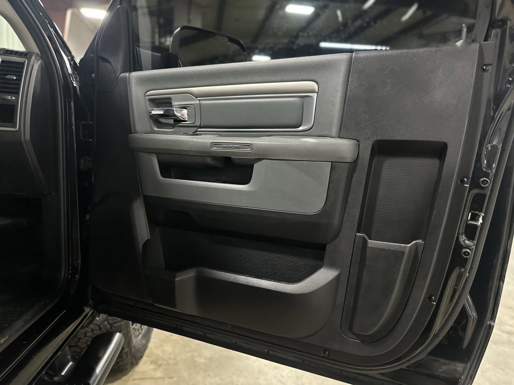 Used 2015 RAM 3500 Tradesman w/ Power & Remote Entry Group image 11