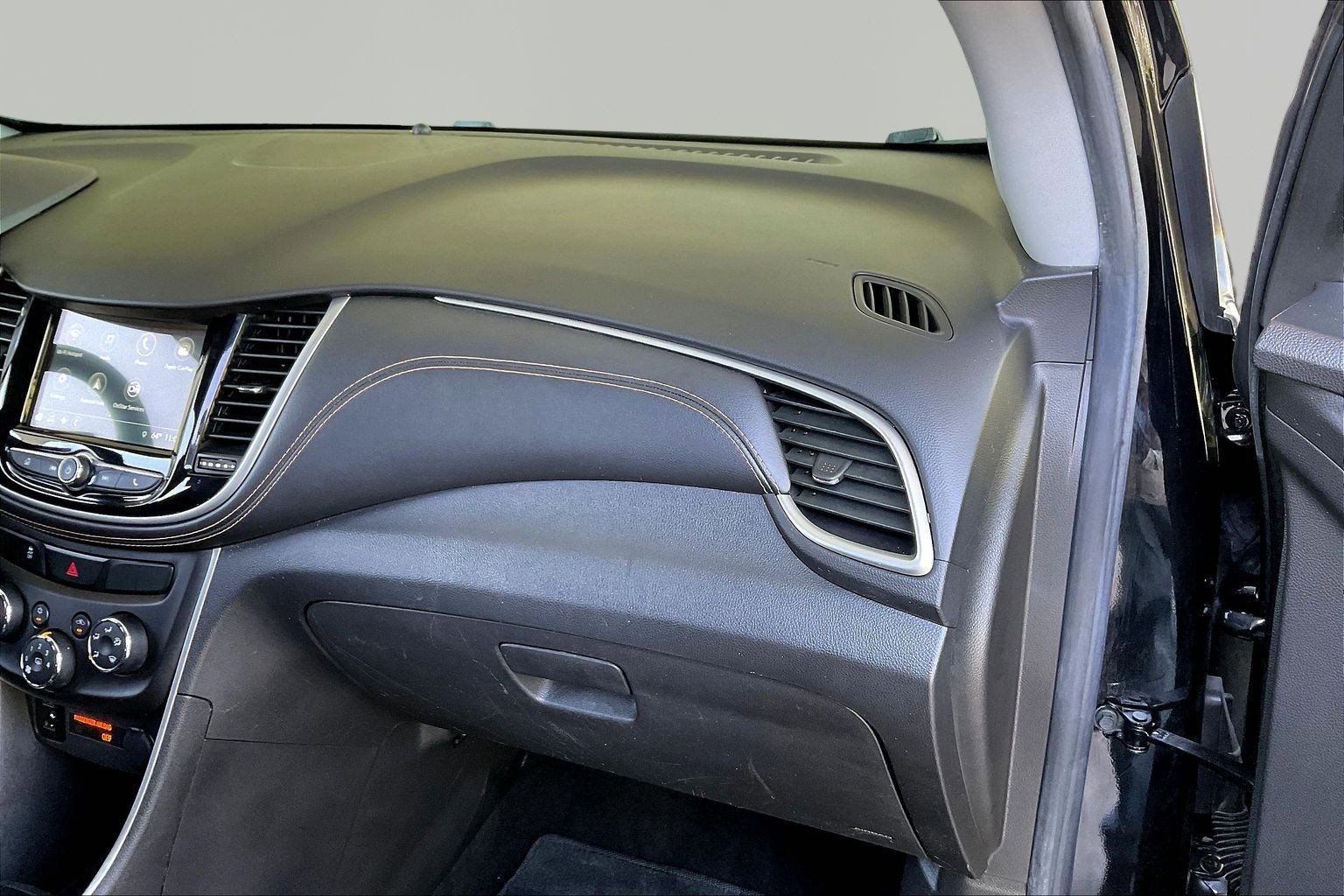 Used 2019 Chevrolet Trax LT w/ LT Convenience Package FWD image 25