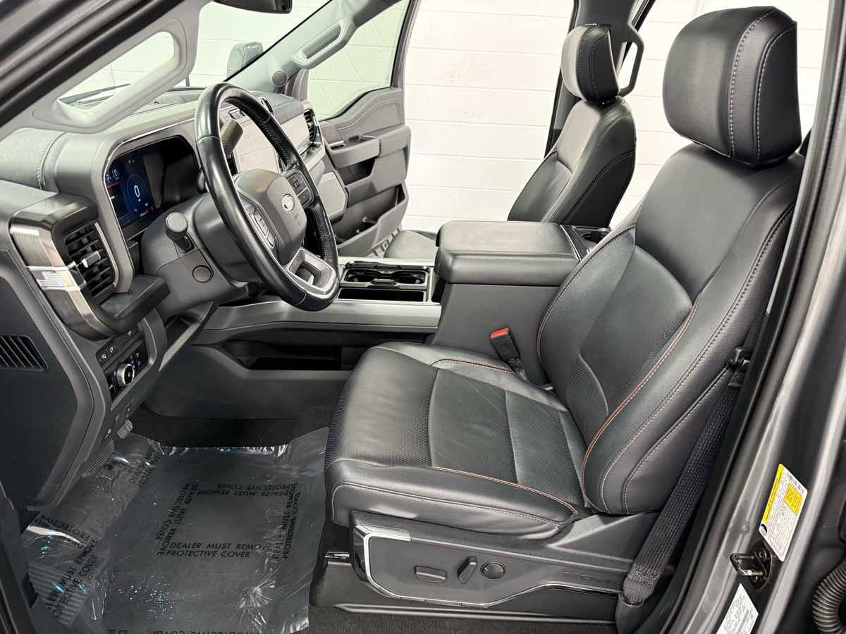 Used 2023 Ford F250 Lariat w/ Black Appearance Package image 12