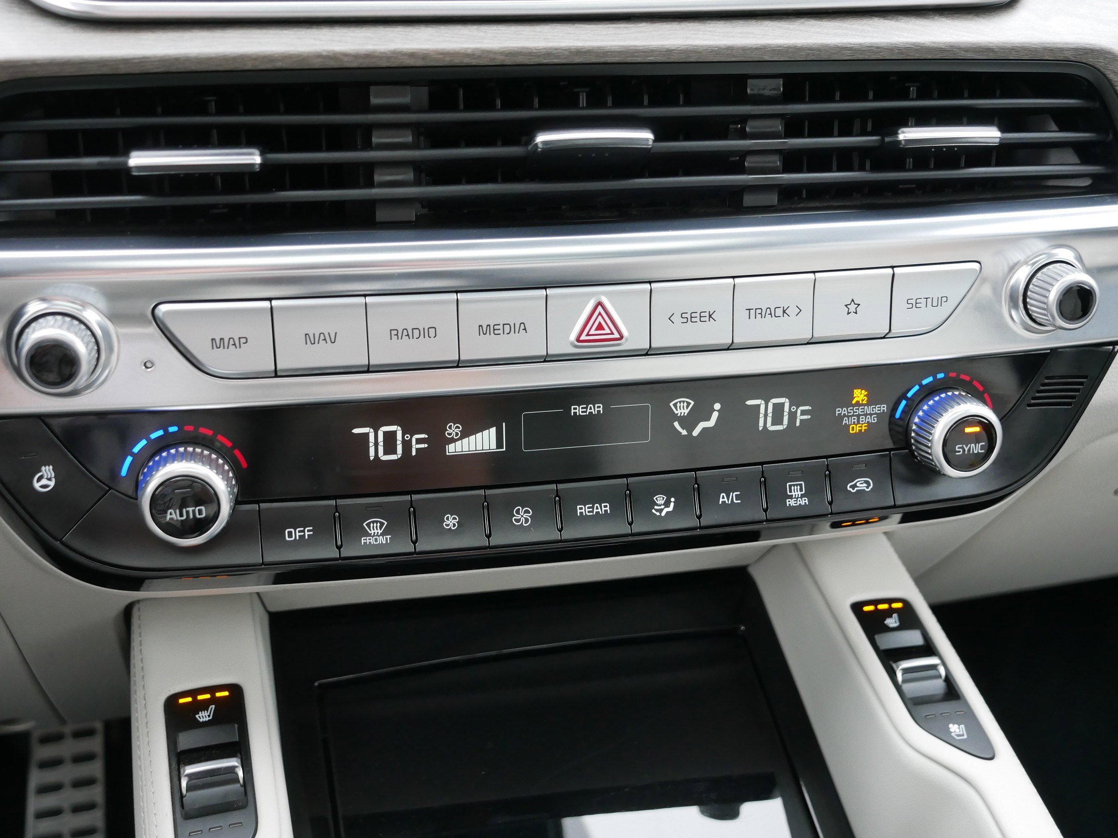 Certified 2022 Kia Telluride SX w/ Towing Package AWD/4WD image 23