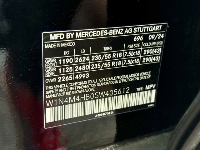 Used 2025 Mercedes-Benz GLB 250 4MATIC image 35