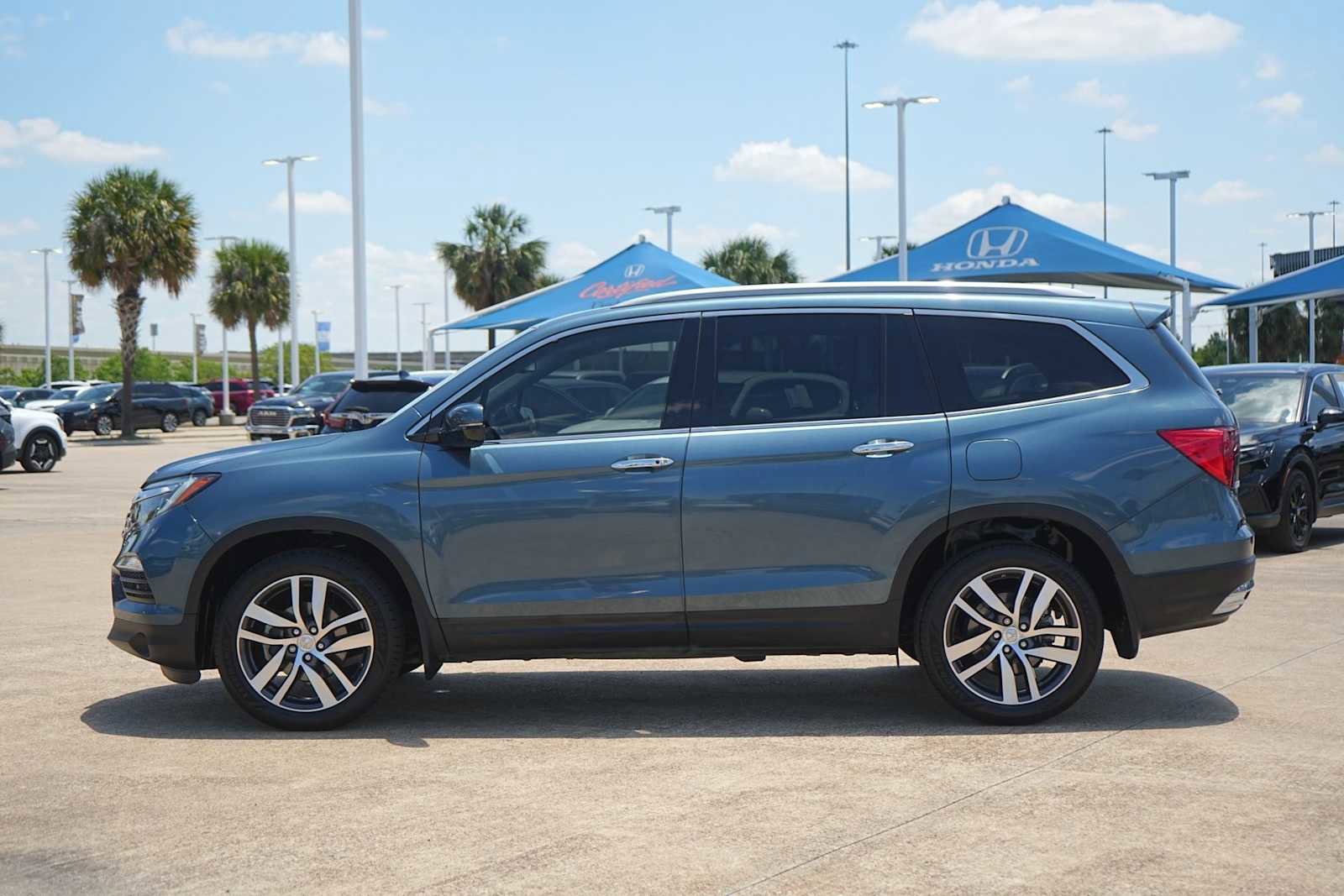 Used 2017 Honda Pilot Elite image 3