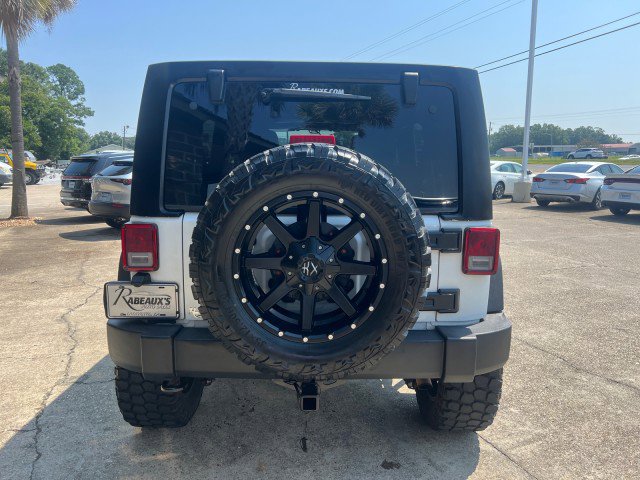 Used 2018 Jeep Wrangler Unlimited Rubicon w/ Connectivity Group AWD/4WD image 7