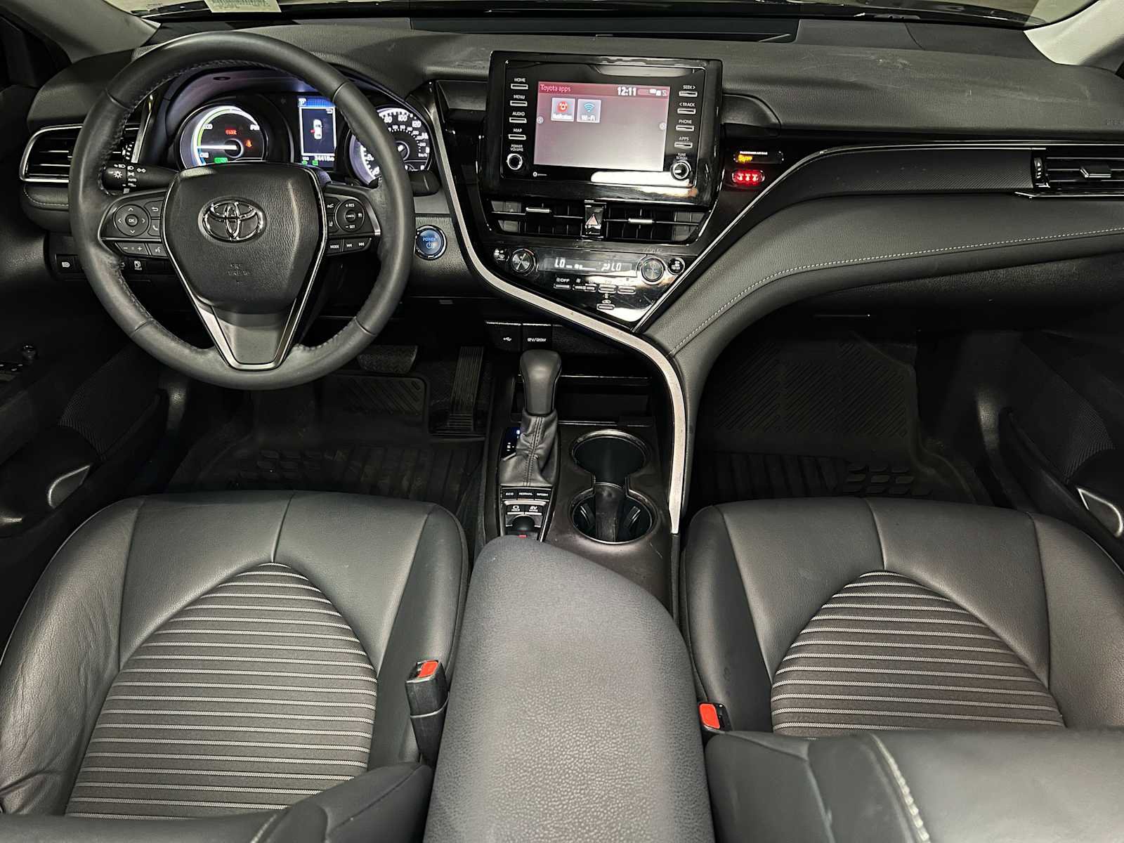 Used 2024 Toyota Camry SE FWD image 40