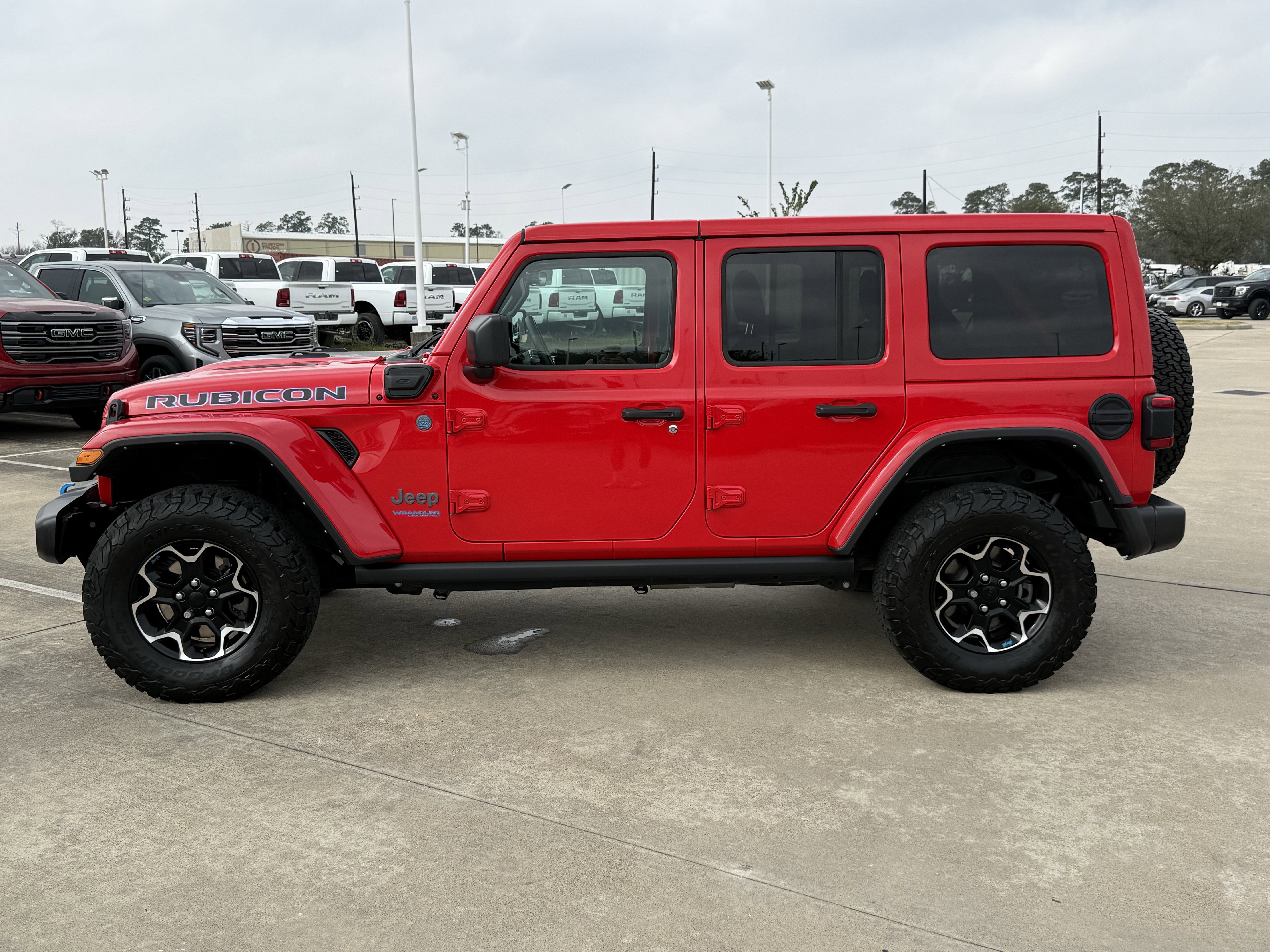 Used 2022 Jeep Wrangler Unlimited Rubicon 4xe w/ Cold Weather Group image 8