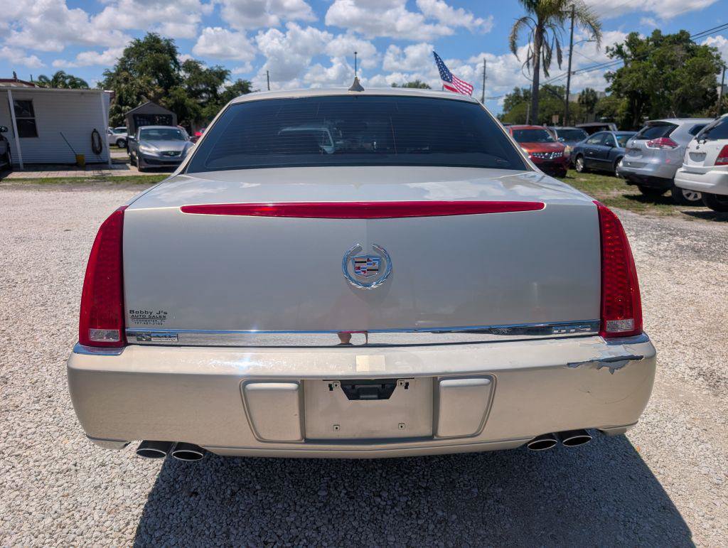 Used 2009 Cadillac DTS FWD image 6