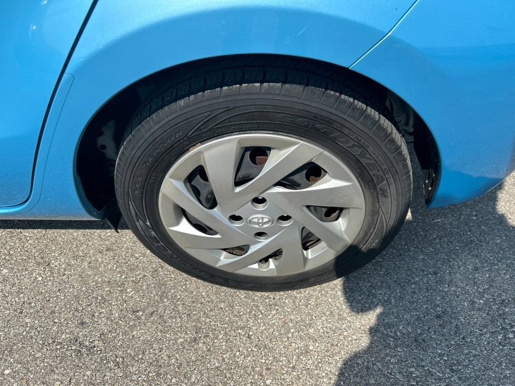 Used 2015 Toyota Prius C One FWD image 12