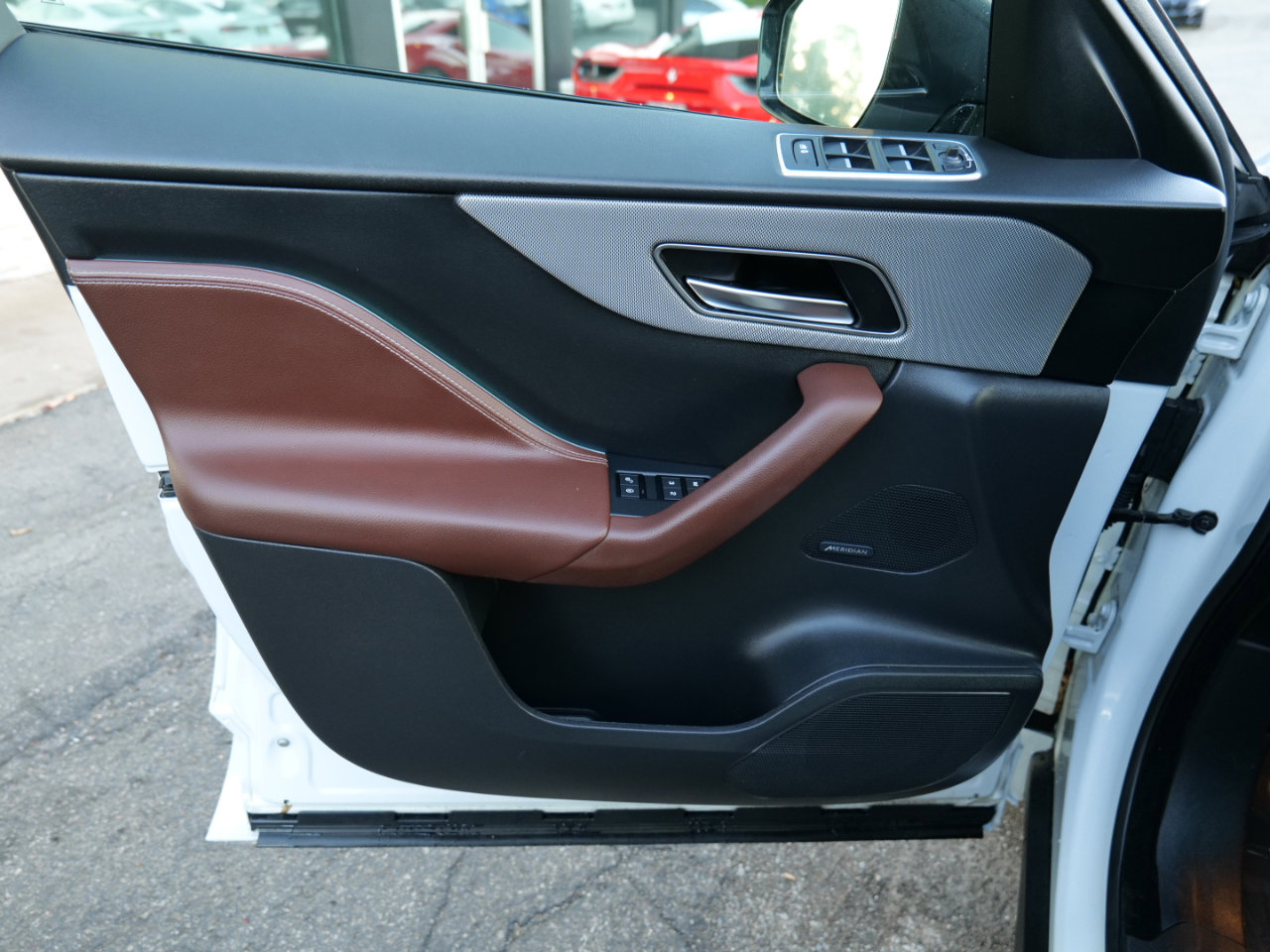 Used 2019 Jaguar F-PACE S image 12