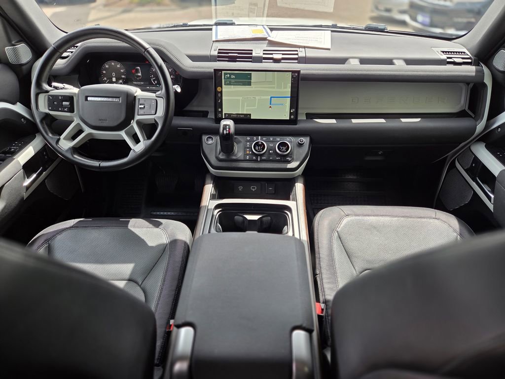 Used 2023 Land Rover Defender 130 X-Dynamic SE AWD/4WD image 12