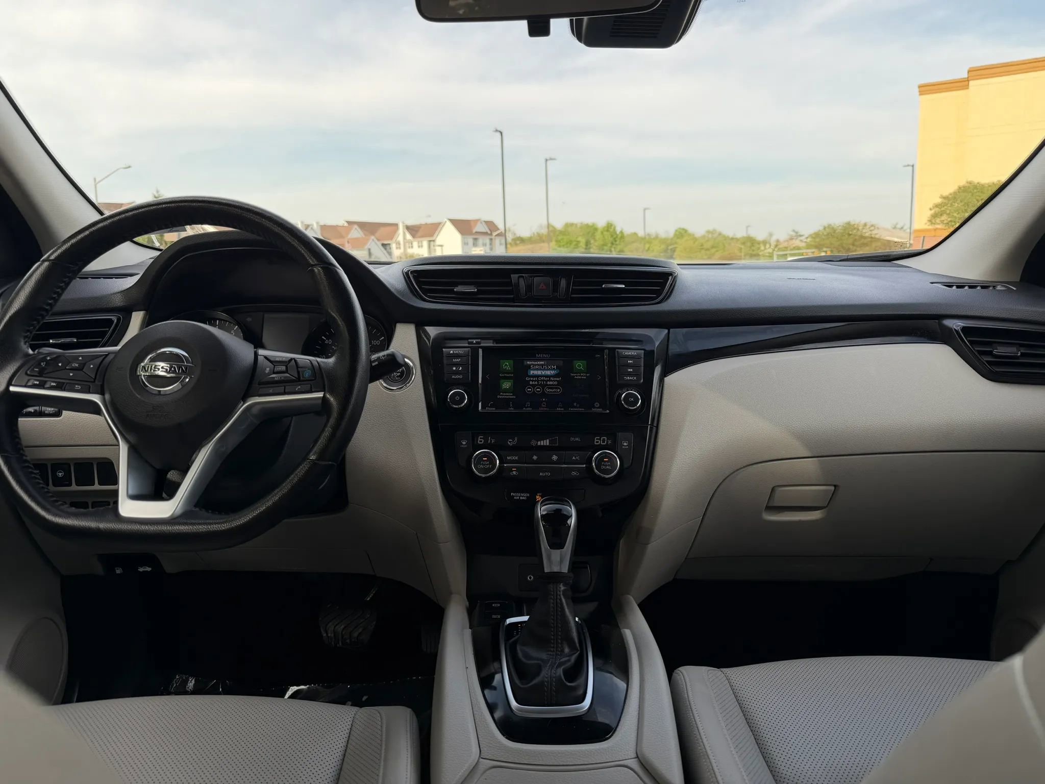 Used 2022 Nissan Rogue Sport SL image 11