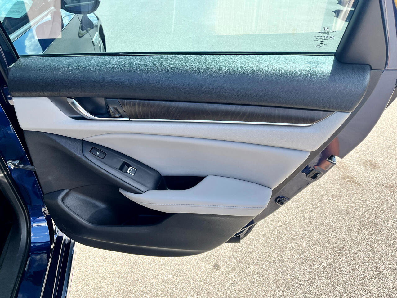 Used 2018 Honda Accord Touring image 15