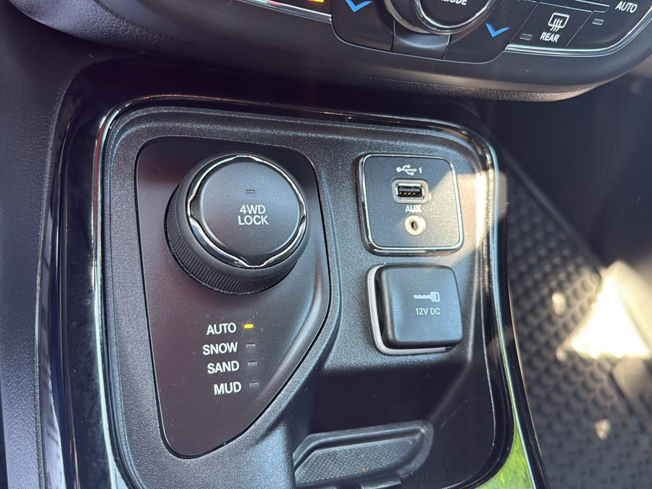 Used 2019 Jeep Compass Latitude AWD/4WD image 21