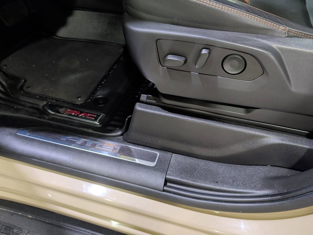 Used 2022 GMC Sierra 1500 AT4 w/ AT4 Premium Package image 14