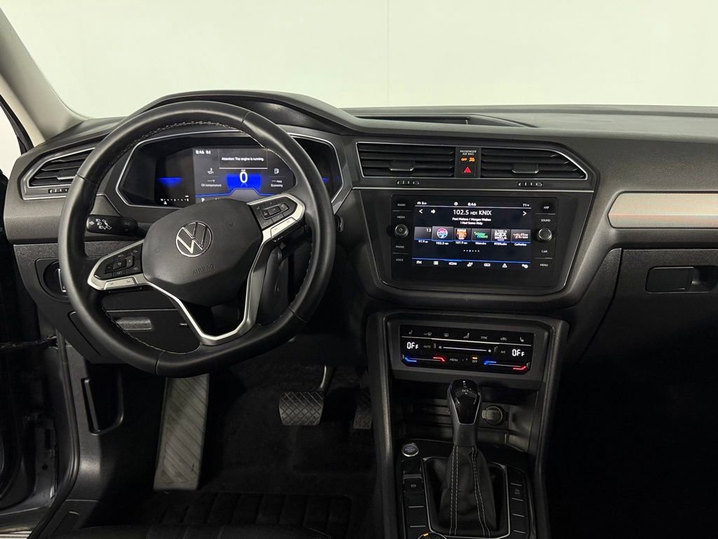 Used 2022 Volkswagen Tiguan SE image 15