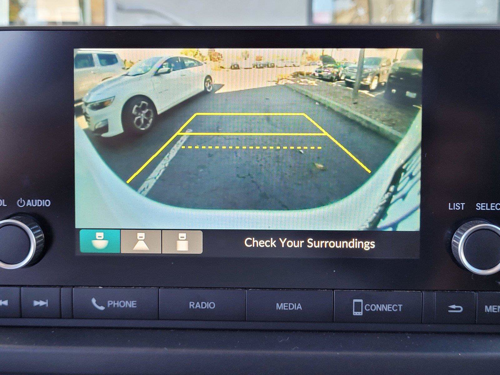 Used 2023 Honda Pilot LX image 13