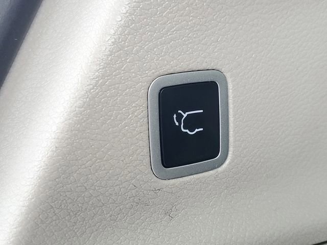 Used 2024 Chrysler Pacifica Touring-L FWD image 37