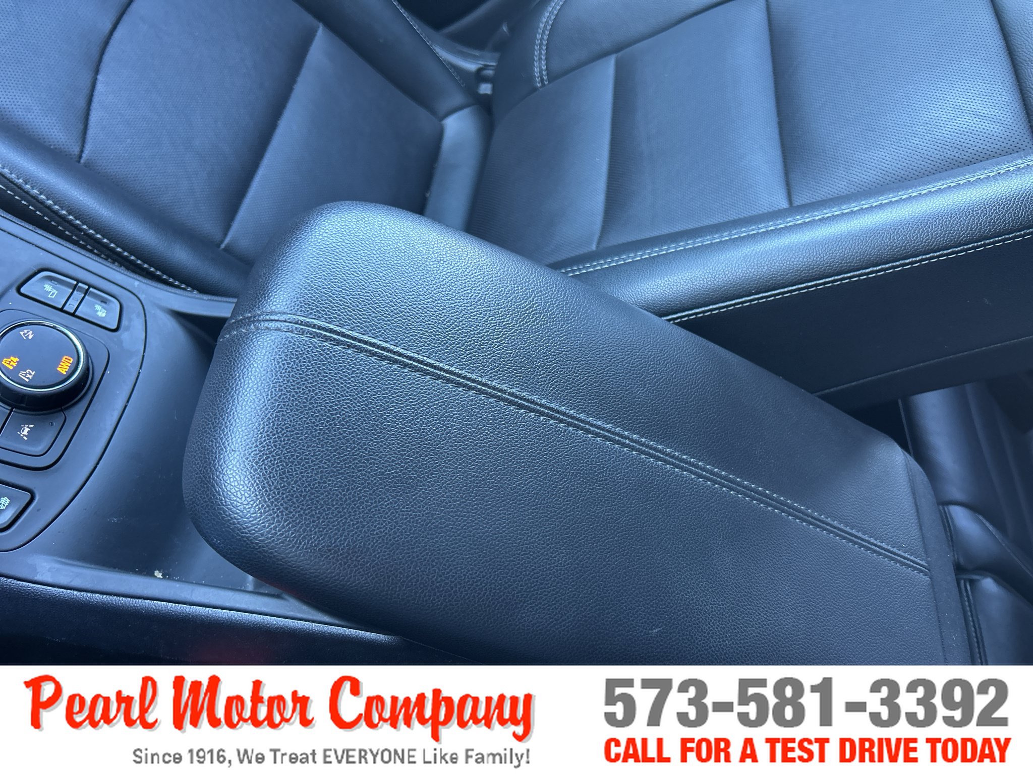 Used 2024 GMC Terrain SLT AWD/4WD image 20