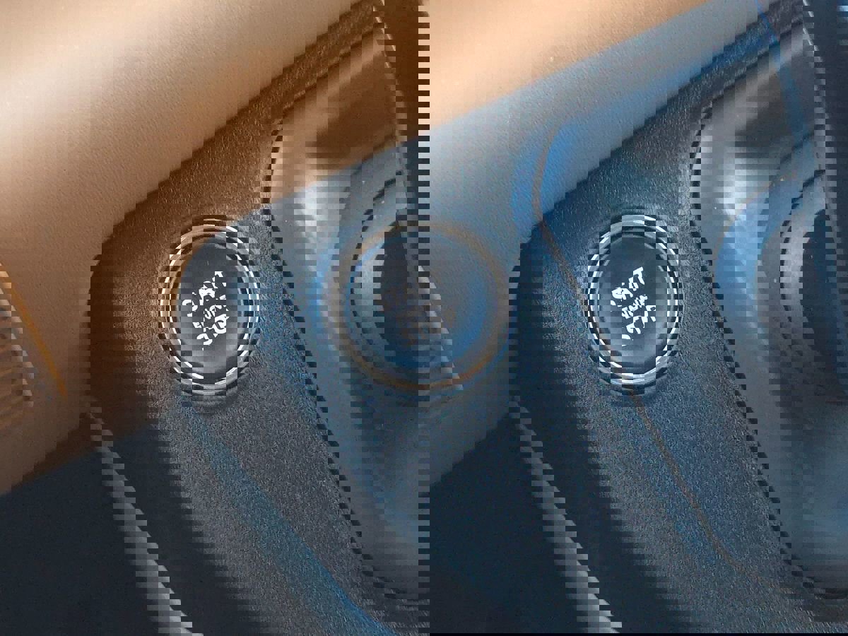 Used 2023 Land Rover Defender 130 S image 68