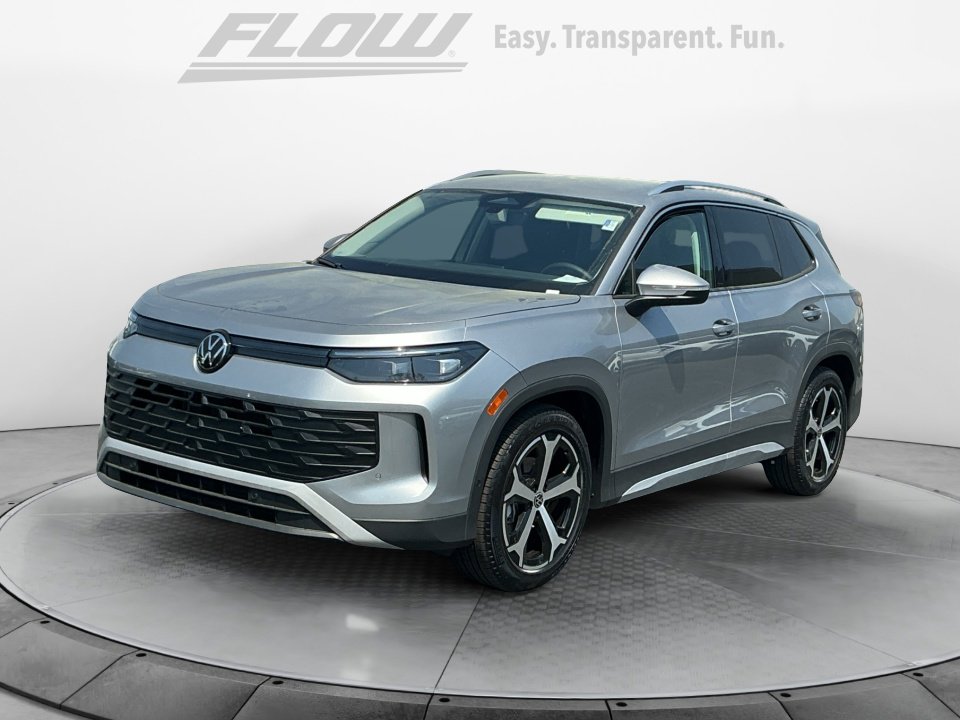 New 2026 Volkswagen Tiguan SE FWD image 3