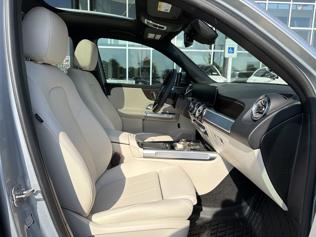 Used 2026 Mercedes-Benz GLB 250 4MATIC image 18