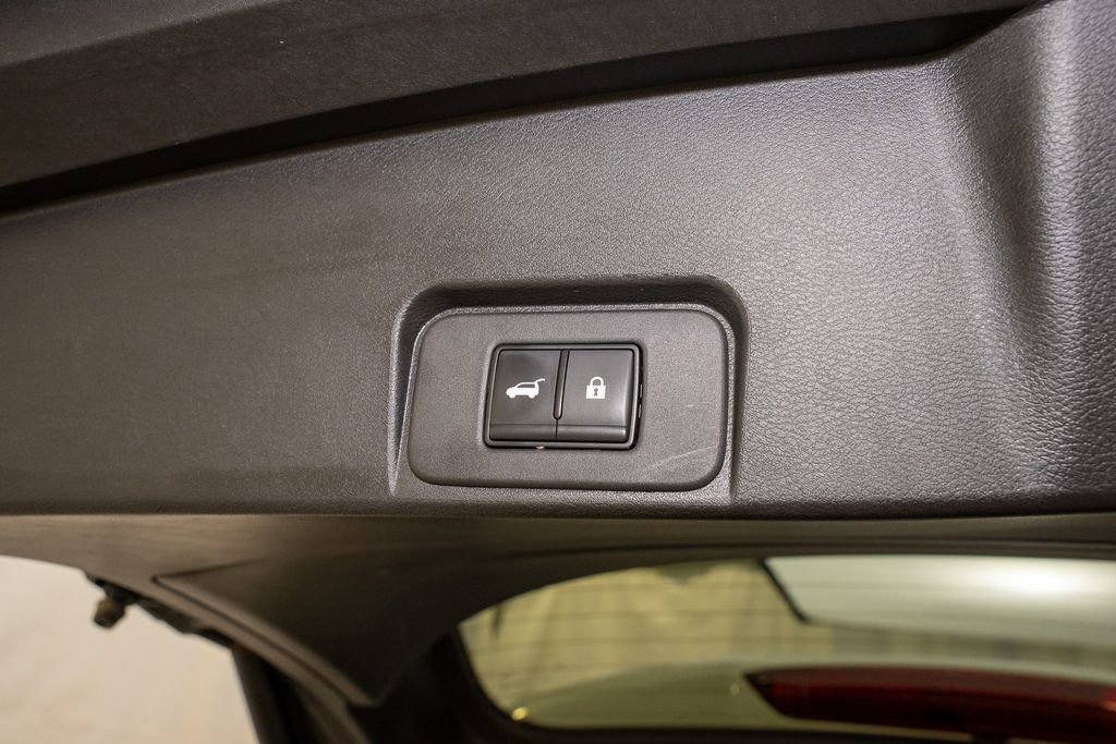 Certified 2025 Nissan Rogue SV image 7