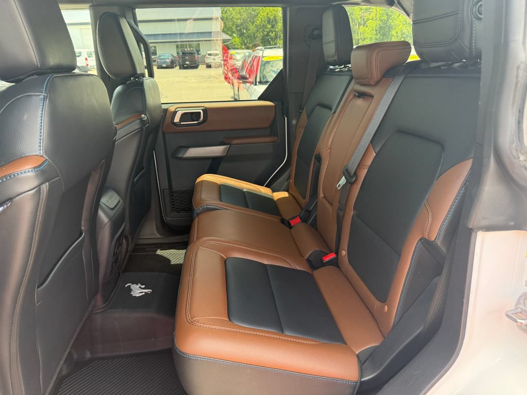 Used 2023 Ford Bronco Outer Banks w/ Sasquatch Package AWD/4WD image 23