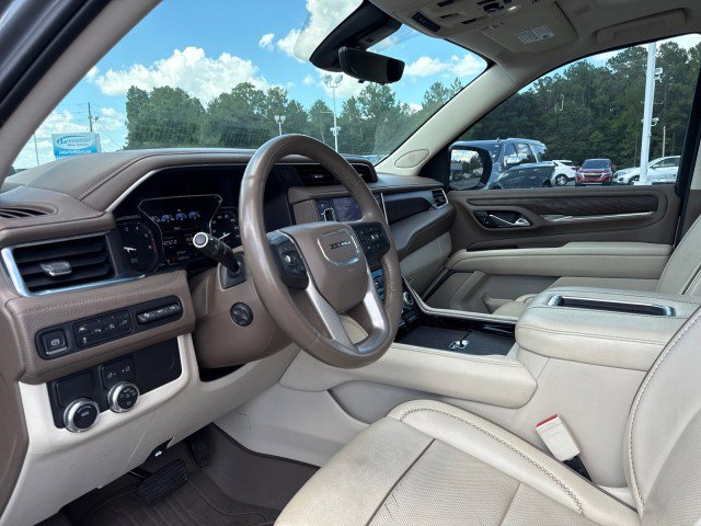 Used 2021 GMC Yukon XL Denali w/ Denali Premium Package image 24