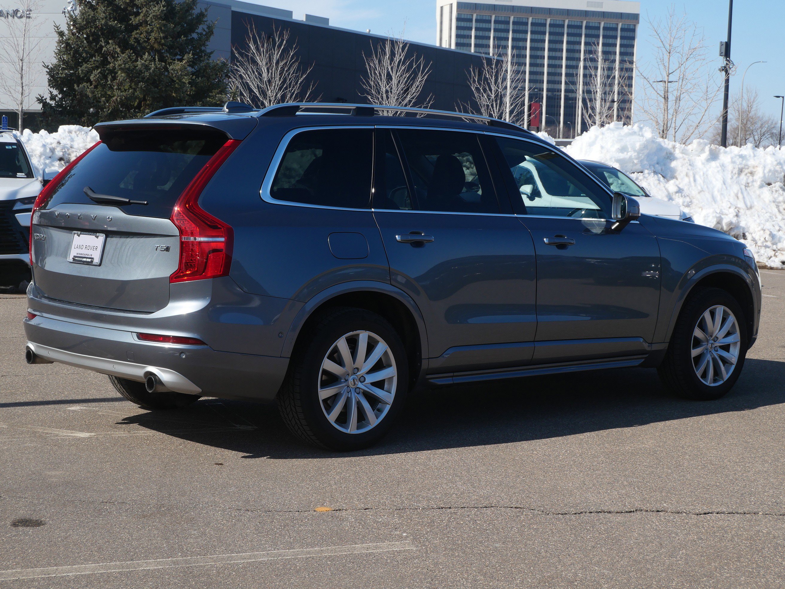 Used 2018 Volvo XC90 T5 Momentum w/ Convenience Package image 5