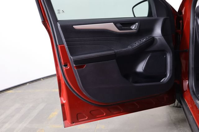 Used 2022 Ford Escape SE w/ Convenience Package FWD image 12