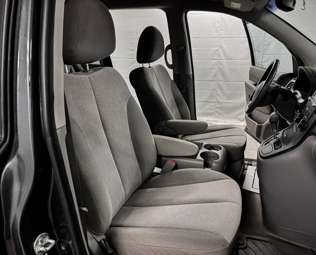 Used 2012 Kia Sedona LX w/ PWR Pkg image 11