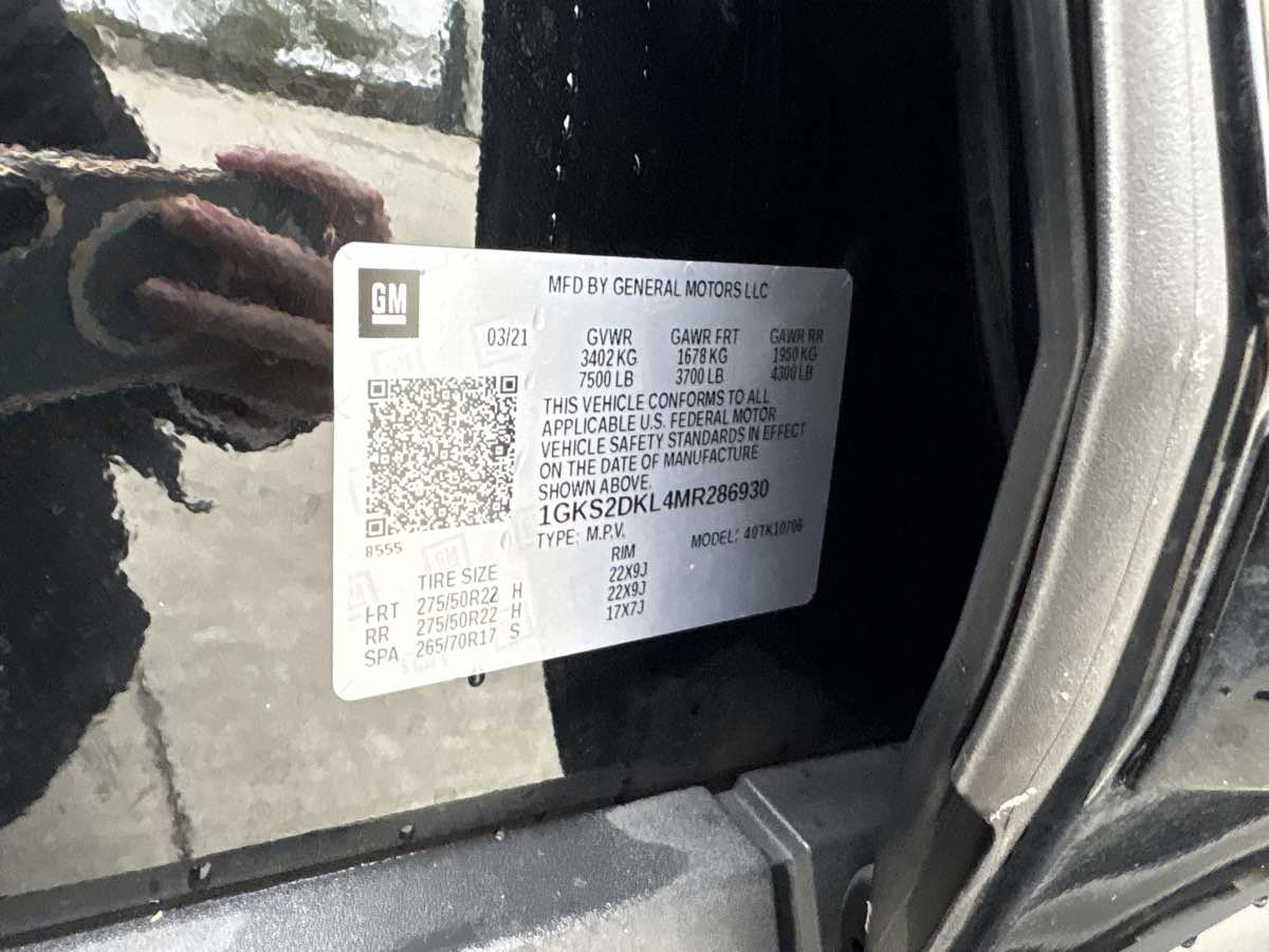 Used 2021 GMC Yukon Denali w/ Denali Premium Package image 32