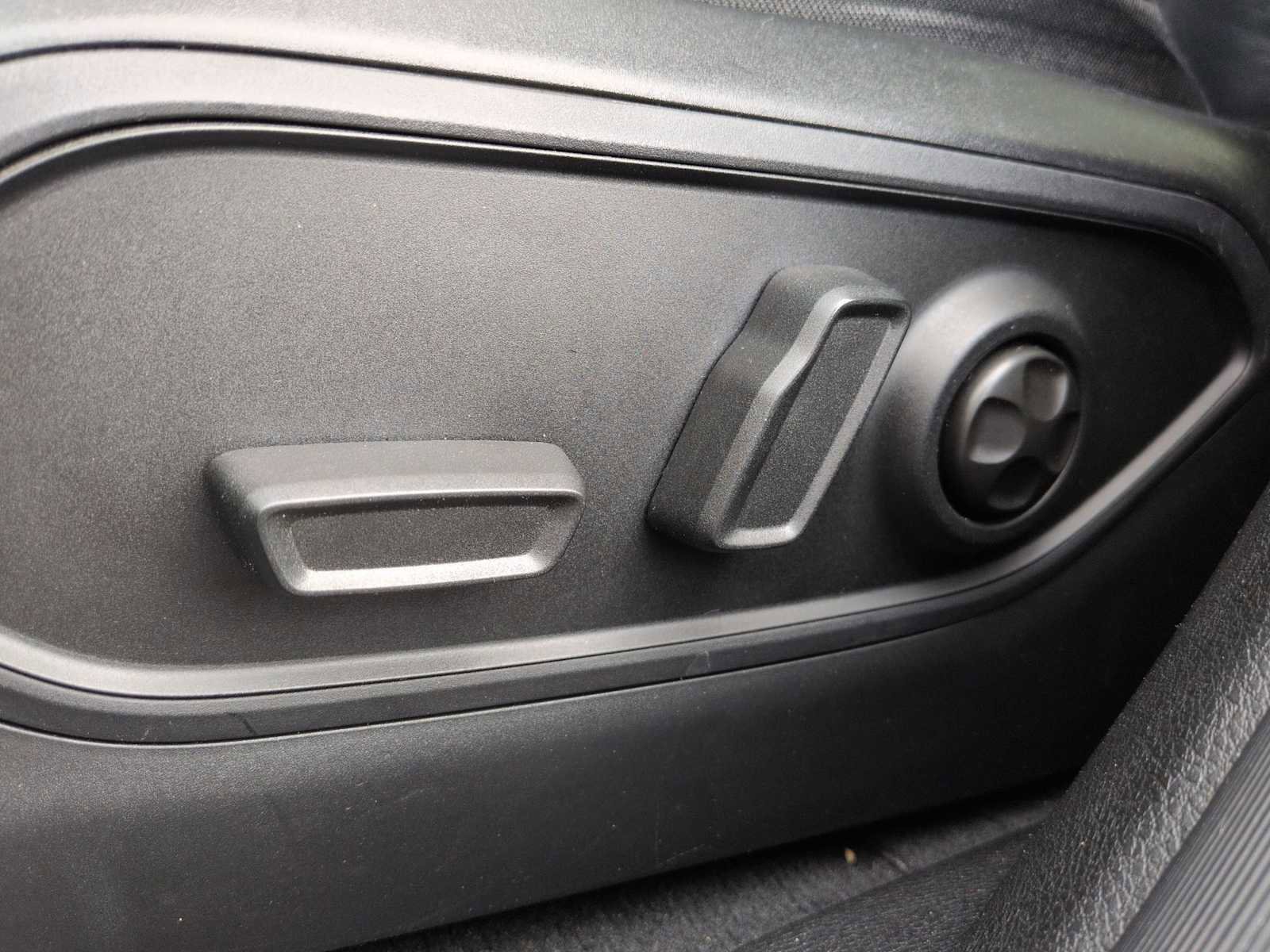 Used 2023 Jeep Grand Cherokee L Overland image 17