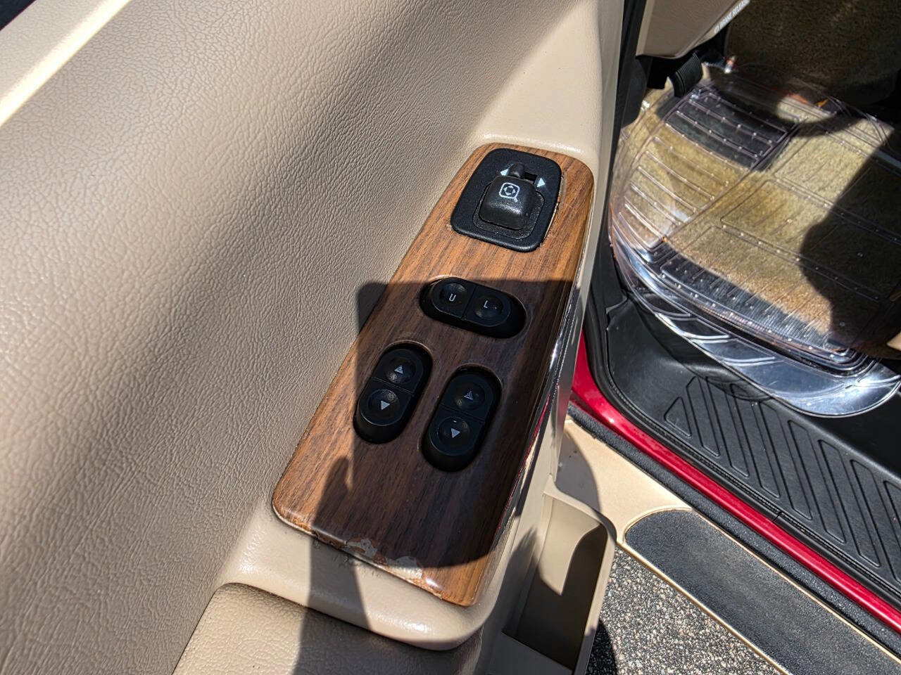 Used 2002 Ford E-150 and Econoline 150 image 10