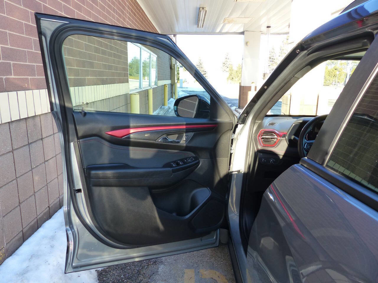 Used 2024 Chevrolet TrailBlazer RS w/ Driver Confidence Package image 17