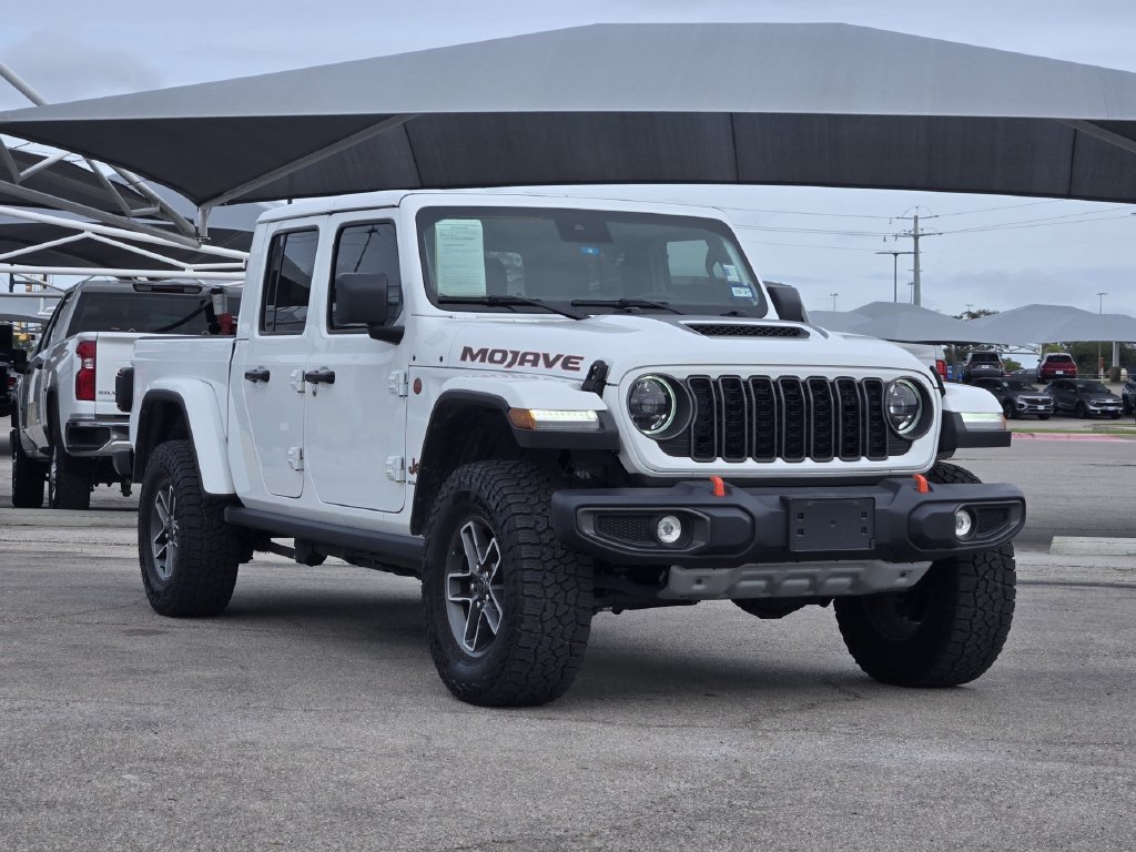 Used 2025 Jeep Gladiator Mojave w/ Convenience Group AWD/4WD image 3